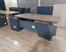 Ofis masası