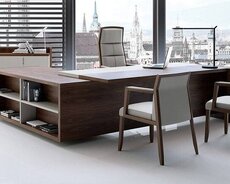 Ofis masası