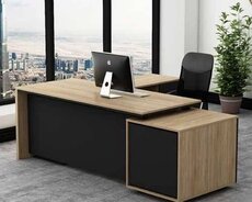 Ofis masası