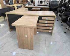 Ofis masası